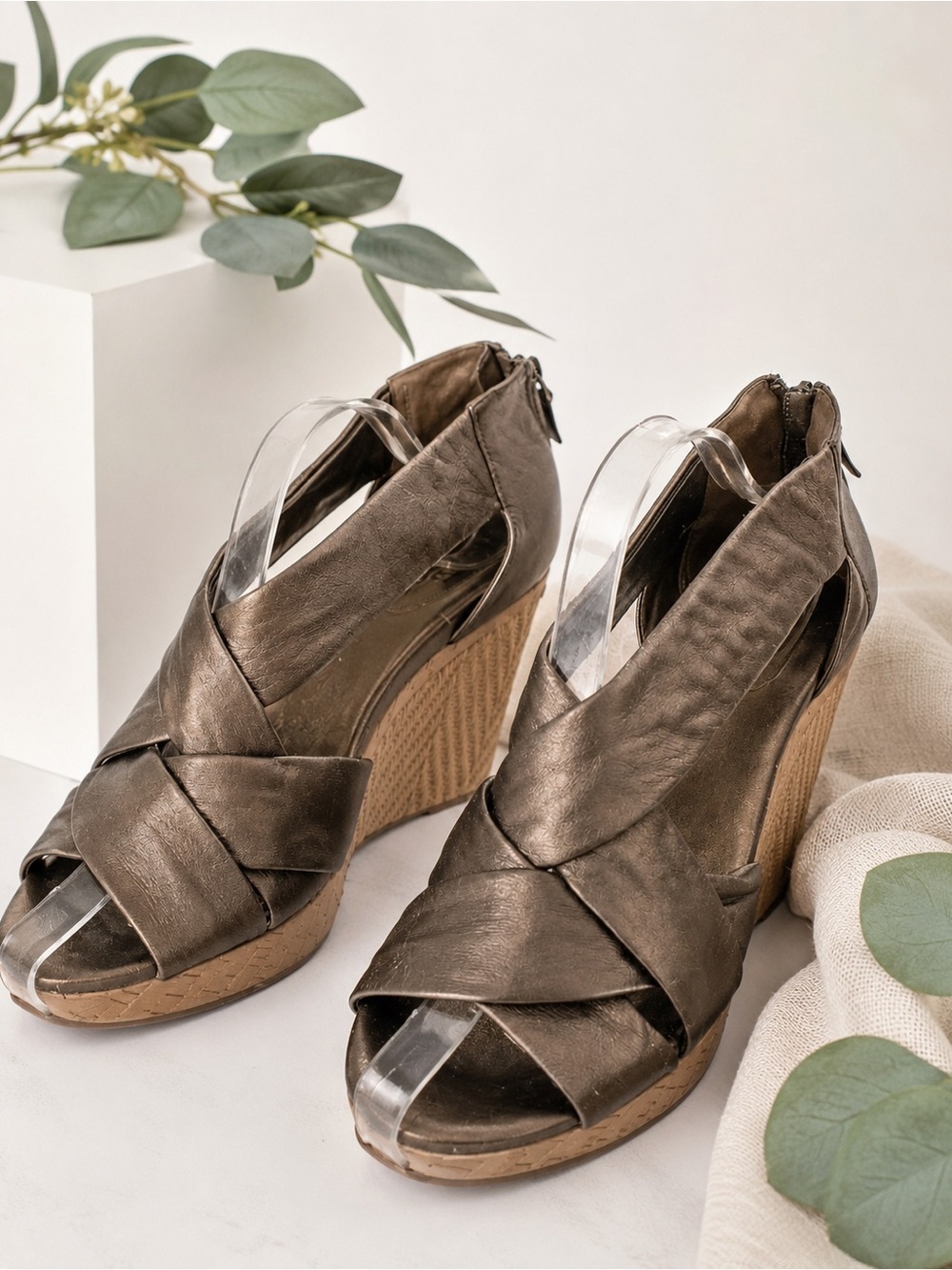 COLE HAAN Size 10.5 Bronze Delfina Espadrille Wedges
Sandals Shoes w/ N. Air